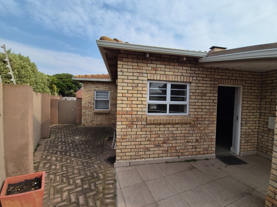 4 Bedroom Property for Sale in Bluewater Bay Eastern Cape